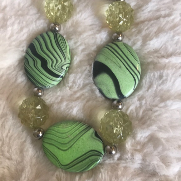 “GREEN BEADED” Necklace . - Picture 6 of 8